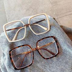 Fall Glasses Frames, Funky Glasses Frames, Glasses Women Fashion Eyeglasses, Aesthetic Glasses, Glasses Aesthetic, Classy Glasses, Action Quotes