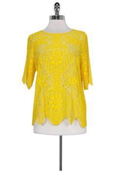 Current Boutique-Trina Turk - Yellow Lace Top Sz M Yellow Lace Top, Yellow Lace, Kids Coats, Girl Coat, Scalloped Edges, Trina Turk, Active Wear Tops, 8 M, Trinidad