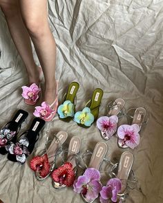 Pretty Heels, Flower Heels, Flower Shoes, Heels Outfits, Love Bug, Girly Shoes, Shoe Inspo, Aesthetic Shoes, Love Bugs