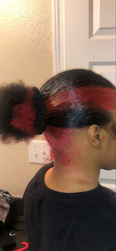 Natural Hairstyles For Black Women Dyed, Red And Pink Skunk Stripe Hair, How To Dye Skunk Stripe, Skunk Stripe And Peekaboo Hair, Red Skunk Stripe 4c Hair, Dyed Hair Inspiration Brown, Hair Dye Red Ideas, Burgundy Skunk Stripe Natural Hair, Peekaboo Hair Black Women