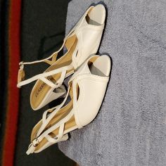 Classique White Open-Toe Heels Never Worn Size 7m In Perfect Condition #25 Shoes Women Heels, Open Toe, Full Service, Shoes Heels, Color White, Fast Delivery, Women Shoes, Heels, Women Shopping