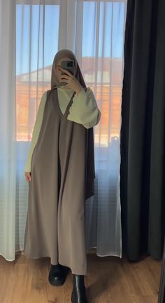 Blouse Muslimah Fashion, Tips And Tricks For Life, Life Tips And Tricks, Hijab Trend, Top Ootd, Outfit Muslim, Islamic Modest Fashion, Muslim Style, Stylish Hijab