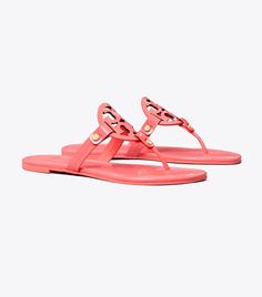 Italian Sandals, Coastal House, Nice Sandals, Miller Sandal, Black And White Interior, Tory Burch Sandals, Tory Burch Miller, Jelly Sandals, Footwear Design Women