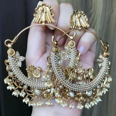 Wedding Jewellery Designs, Unique Wedding Jewelry, Indian Wedding Jewelry Sets, Fancy Jewelry Necklace, Pretty Jewelry Necklaces, Bridal Jewellery Design, Handmade Gold Jewellery