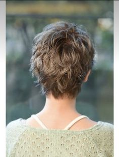 Pixie Haircut And Glasses, Beautiful Short Haircuts, Short Haircuts Ideas, Short Wavy Haircuts, Short Silver Hair, Haircuts Ideas, Cool Short Hairstyles