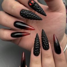 Black Ombre Nails, Stilleto Nails Designs, Horror Nails, Sharp Nails, Diy Acrylic Nails, Claw Nails