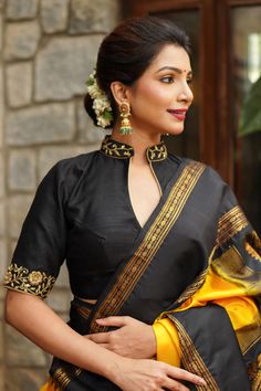 Stylish Blouse Design Collar Neck, Collar Neck Saree Blouse, Cotton Blouse Design With Collar, Saree Blouse Collar Designs, Collar Necks For Blouses, Collared Saree Blouse Designs, Chinese Collar Blouse Design, Collared Blouse Designs, Blouse Design Neck Pattern