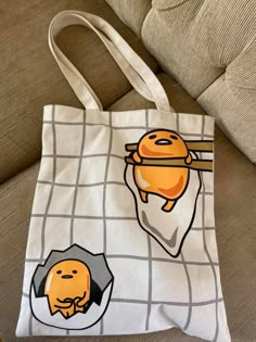 Gudetama Painting, Design Totebag Aesthetic, Anime Tote Bag Design, Aesthetic Tote Bag Design, Totebag Painting, Anime Tote Bag, Tote Bag Business