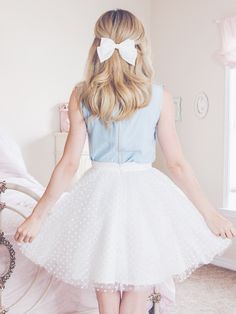 Spring Wardrobe Ready With These New Feminine Pieces #skirt Winter Girly Outfits, Girly Outfits Pink, Outfit Ideas 2024, Classy Outfit Ideas, Zooey Deschanel, Feminine Outfit, Pink Outfits, Spring Wardrobe