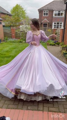 Rapunzel Gown Inspired, Kawaii Princess Dress, Barbie Rapunzel Cosplay, Disney Prom Dress, Rapunzel Dress Aesthetic, Rapunzel Dress Inspired, Barbie Rapunzel Dress, Disney Princesses Dresses, Tangled Wedding Dress