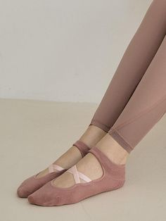 Composition : Cotton 82%, nylon 16%, span 2%Color : Light pink + dark pink, charcoal + beige, black + grayCountry of Origin : China Set Socks, Non-slip Socks For Pilates, Comfortable Knee-high Pink Socks, Comfortable Non-slip Socks For Yoga, Non-slip Yoga Socks, Pilates Socks, Yoga Activewear, Dark Pink, Light Pink