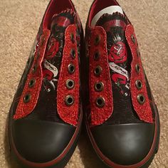 New. Unused. Accessories To Buy, Youth Shoes, Shoes Color, Ed Hardy, Clothes And Accessories, Kids Shoes, Black Red, Kids Shop, Shoes Sneakers