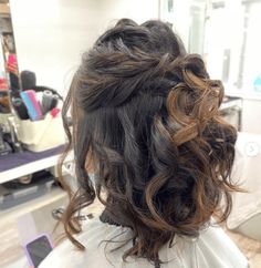 Partial Updo, Half Up Hairstyles, Dress Pics, Messy Hair Updo, Half Updo Hairstyles, Medium Length Curly Hair, Horse Wedding, Easy Hairdos, Guest Hair