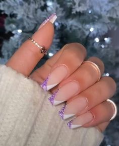 Acrylic Nail Purple Designs, Prom Nails Violet, Purple Nails Ideas Coffin, Purple Nail Designs Prom, Lila Nails Design, Purple Nails Trendy, V Nails Design, Coffin Purple Nails, Cute Purple Acrylic Nails