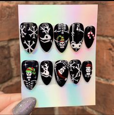 Short Goth Christmas Nails, Christmas Horror Nails, Scary Christmas Nails, Creepmas Nails, Goth Christmas Nails, Goth Xmas, Year Nails