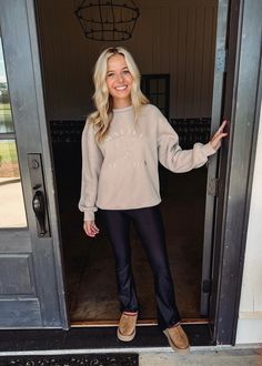 75% Polyester, 25% Cotton Model is pictured in a size XS True to size Size recs: XS - 0/2, S- 2/4, M - 6/8, L - 10/12 Taupe color Says "Malibu Athletics" Stay cozy and stylish with our taupe sweatshirt. Made for ultimate comfort, you can rock this versatile piece year-round. Perfect for lounging or running errands, this sweatshirt is a must-have in your wardrobe. Biker Pants, Cardigan Crop Top, Cardigan Crop, Flannel Tops, Denim Leggings, Taupe Color, Sneaker Collection, Stay Cozy, Dress Romper