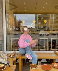 Pink knit sweater, blue jeans, pink sambas, adidas, blonde, coffee shop, europe, european style, cozy, winter fashion, pink aesthetic Colorful Sneakers Outfit, Pink Sambas, Pink Sneakers Outfit, Pink Shoes Outfit, Pink Sweater Outfit, Pink Gazelles, Adidas Gazelle Outfit, Looks Adidas, Samba Outfit