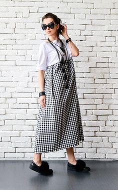 Loose black and white checked dress - METD0082 A very comfortable piece that makes a perfect everyday dress as it is easy to wear and style. This loose dress is a great addition to your wardrobe and goes with different shoes and accessories. The dress has two side pockets. This maxi dress is made of 100% cotton. Find the leather necklace here: https://www.etsy.com/listing/253146006/black-leather-necklace-five-laywer?ref=shop_home_active_4 WHEN YOU PLACE AN ORDER YOU MUST LEAVE A TELEPHONE NUMBER Dress Summer Casual, Dress Everyday, Summer Casual Dress, Oversize Dress, Checked Dress, Plus Size Maxi Dress, Black Leather Necklace, Dress Comfortable, Maxi Dress Long