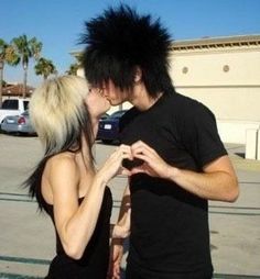 Cute Emo Couples, Emo Couples, Emo Pictures, Emo Teen, Scene Aesthetic, Emo Love, 2000s Emo, Scene Queens, Rawr Xd