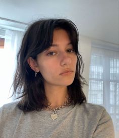 Short Dark Hair, Hair Inspiration Short, Haircuts For Wavy Hair, Shoulder Length Hair Cuts, Haircuts Straight Hair, Short Hair Haircuts, Jairzinho, Short Hair With Bangs, Cut My Hair