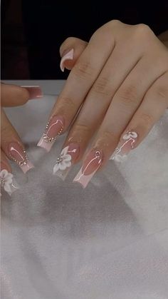 Pink Quinceanera Nail Ideas, Nail Designs Flowers Acrylic, Nails Design Latina, Medium Length Classy Nails, Simple Wedding Nails For Bride Acrylic, French Tip Summer Nails Square, 15 Nails Ideas Blue, Nail Ideas Acrylic Rhinestones, Pink Quince Nails Simple