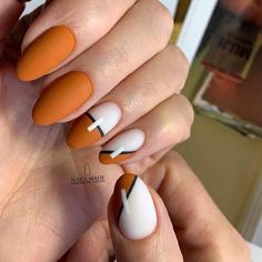 55 Best Fall Nail Colors Ideas and Designs - Nail Designs Journal Sns Nails Colors, Nail Design Glitter, Fall Nail Art Designs, Manicure Ideas, Fall Nail Art, Fall Nail Colors, Hot Nails