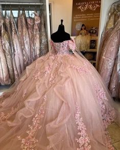 Pretty Quinceanera Dresses Princess, Pink Quince Dress With Bow, Baby Pink Quince Dress, Quinceanera Dresses With Cape, Slay Dresses, Light Pink Quinceanera Dresses, Dream Quinceanera, Pink Quinceanera Dresses, Shoulder Applique