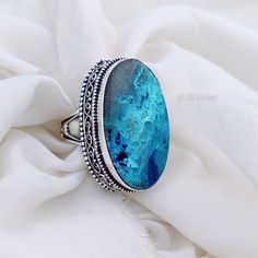 18'30mm Gemstone, Shattuckite Silver Ring, 925 Sterling Silver, Shattuckite Stone, Bridesmaid Gifts, Gemstone Pendant Gift, Handmade Jewelry Gift Pendant Benefits of Shattukite Gemstone Shattuckite is a Stone of Truth, inspiring truthfulness in not only our words but in the very way we live our lives. It can help us heal from past wounds inflicted by hurtful words, allowing us to see the intent behind them for what it is as we mend relationships and spiritually evolve. Shattuckite helps us recog Lapis Lazuli Ring, Detailed Ring, Handmade Jewelry Gift, Gift Ring, Gift Handmade, Sterling Silber, Gemstone Pendant, Ring Gift, Jewelry Gift