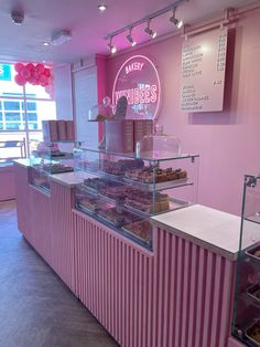 Desert Shop Interior Design, Ice Cream Store Design Ideas, Candy Shop Interior Design, Bakery Ideas Interior, Pastel Coffee Shop, Pink Bakery Aesthetic, Heladerias Ideas Decoracion, Sweet Shop Interior, Pink Cafe Aesthetic