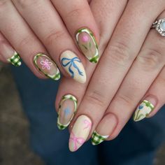 i said omg🥲🍀🍀🍀🍀🍀🍀 perfect for March #stpatricksday #greennails #greennails💚 #bownails | Instagram Green Nails For Spring, Bouquet Nails, Nail Design For Spring, Pastel Green Nails, Spring Time Nails, Green Nail Design, Frog Nails, Hannah Jones, Daisy Nail Art