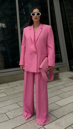 Monochromatic Style, Elegant Outfit Classy, Fashionably Late, Woman Suit Fashion, High Fashion Street Style, Suit Fashion, Looks Vintage, Elegant Outfit