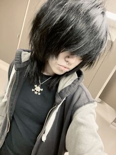 Scene Kid Haircut, Scene Hairstyles Short, Scene Layered Hair, Emo Haircuts Long, Emo Curly Hairstyles, Emo Hair Boy, Emo Hair Dye Ideas, Emo Masc Hair, Emo Haircuts Short