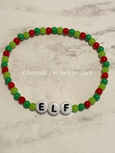 Winter Seed Bead Bracelet, Preppy Xmas Bracelets, Clay Beads Christmas Ideas, Christmas Bracelet Ideas Seed Beads, Xmas Bracelet Ideas, Preppy Christmas Bracelet Ideas, Holiday Bracelet Ideas, Cute Christmas Bracelet Ideas, Christmas Bracelet Ideas String