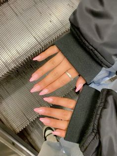 Nails Oval Inspiration, Classy Nail Aesthetic, Pink French Tip Nails Oval, Mandelforming Nails, Nail Inspiration Ballerina, Natural Pink Nails With Design, French Oval Nails Design, Winter Oval Nails, Pink Nails Ballerina