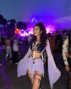 Rave Cute Outfits, Rave Crop Tops, Black Light Rave Outfits, Papas And Beer Rosarito Outfit, Nocturnal Wonderland Rave Outfits, Red Black Rave Outfit, Flowy Rave Outfit, Rave Fairy Costume, Rave Outfits Fairy