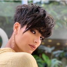 Short Hairstyles That Are Always in Style Pixie Balayage, Highlight Pixie, Balayage Pixie, Colored Pixie, Pixie Styling, Haircut Tutorials, Hairstyle Pixie, Fall Haircut, Brown Hair Color Chart