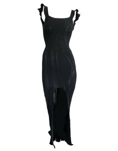 Our first sleeveless knitted dress. From the shoulder and neck line to the back, this is a fatal attraction! LAY-FLAT MEASUREMENT 38 (CM) LENGTH：130BUST：23.5NECKWEAR：20HIP：23FRONT SLIT：55Composition72% VIS28% POLYESTER --Model SizeHeight：170 cmModel is wearing 38 Haute Goth, Fashion Png, Dress Png, Slippers Outfit, Fatal Attraction, Harajuku Street, Hi Fashion, High Fashion Outfits, Neck Line