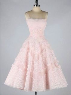 Strapless Homecoming Dresses, Vintage 1950s Dress, Pink Homecoming Dress, Look Retro, Vintage 1950s Dresses, Lace Homecoming Dresses, Short Prom, 50s Dresses, 1950s Dress