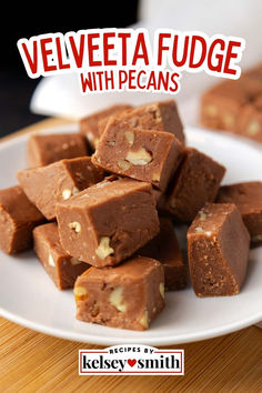 Fudge squares with pecans Velveeta Fudge, Soft Fudge, Cheese Fudge, Christmas Potluck, Velveeta Cheese, Butter Chocolate, Chocolate Fudge, Pancake Recipe, Vintage Recipes