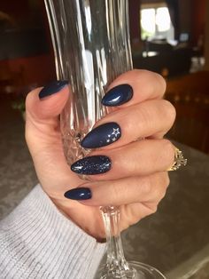 Gel Nails With Stars, Silver Nails Prom, Nails Almond Blue, Navy And Silver Nails, Gel Nails Almond, Navy Nails Design, Night Nails, Blue Prom Nails