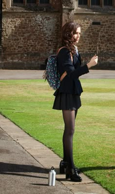 Rose Hathaway Stile Harry Potter, Fran Fine, School Uniform Fashion, School Uniform Outfits, Zoey Deutch, Vampire Academy, Uniform Fashion