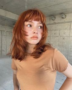 Shaggy Hair With Bangs Choppy Layers, Volume On Top Haircut, Micro Bangs With Face Framing, Layers And Bangs Medium, Medium Style Hair, Micro Bangs Round Face, Cool Short Hair Styles, Cheveux Oranges, 짧은 머리