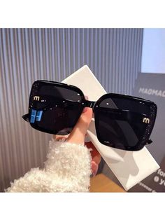 Black Frame Gray Film Street,Vintage Collar     Embellished   Men Accessories Fashion Glasses For Women, Sunglasses Box, Vintage Menu, Square Fashion, Vintage Man, Glasses For Women, Printed Sleeveless Top, Looks Street Style, Fashion Glasses