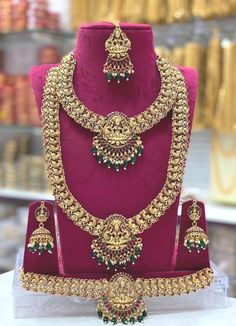 combo of two necklace sets with earrings and hip chain With real stones and forming gold polish. Matt 22K gold polish Adorn your beautiful saree with this temple Jewellery set exquisitely designed and handcrafted in high quality brass and gold polish of 22k. Premium quality Never seen traditional necklace ! Grab Now! Indian Wedding Party, Hip Chain, Jewelry Indian Wedding, Traditional Necklace, Wedding Party Wear, Jamais Vu, Temple Jewelry, Party Kleidung, Necklace Sets