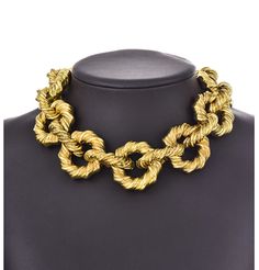 Elevate your style with our Chunky Link Necklace. Crafted from vintage gold and featuring a bold textured link design, this statement piece is sure to make you stand out. Embrace the art of sophistication and be noticed. Thick Choker, Circle Chain, Chunky Chain Necklace, Chunky Earrings, Link Design, Chunky Chain Necklaces, Statement Choker, Gold Link, Gold Plated Bracelets