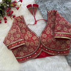 Sabyasachi Bridal Blouse Work, Ready to Wear Blouse, Crop Top, Saree Blouse SALE Crop Top Saree Blouse, Bridal Blouse Work, Crop Top Saree, Handwork Blouse, Sabyasachi Bridal, Blouse Crop Top, Simple Saree Designs, Latest Model Blouse Designs, Sari Blouse Designs