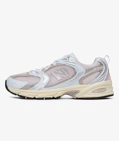 The MR530 item  by  New Balance from the  Fall Winter 2024 campaign, has arrived SVD. New Balance 998, Sneaker New Balance, Zapatillas New Balance, Balance Sneakers, Pink Sneakers, New Balance Sneakers, Sneaker Games, Sneaker Wedge, Retro Chic