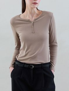 Composition : 38% viscos 28.5% acrylic 28.5% cotton 5% spanColor : Black, Charcoal, BeigeCountry of Origin : CHINA Fine Knit Casual T-shirt For Fall, Casual Fine Knit T-shirt For Fall, Elegant Cotton Fine Knit Tops, Casual Crew Neck Top In Viscose, Casual Viscose Crew Neck Top, Fine Knit Cotton Tops For Fall, Fine Knit Cotton Tops In Solid Colors, Solid Fine Knit Tops For Workwear, Fall Viscose Tops For Layering