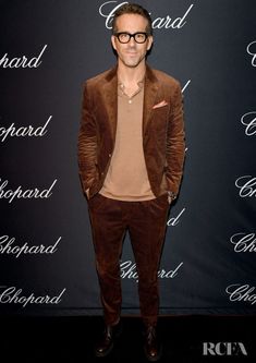 Ryan Reynolds Red Carpet, Ryan Cooper, Ryan Kwanten, Ugly Outfits, Black Suit Men, Ryan Guzman, Brown Suits