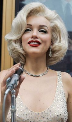 60's Hairstyles For Long Hair - Pin Curls 60s Hair, Cool Short Hairstyles, Voluminous Curls, Short Hairstyle, Red Lipstick, Hair Pin, Big Hair